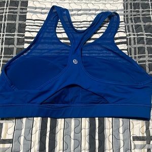 Lululemon sports bra